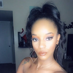 Meet your Posher, Denise